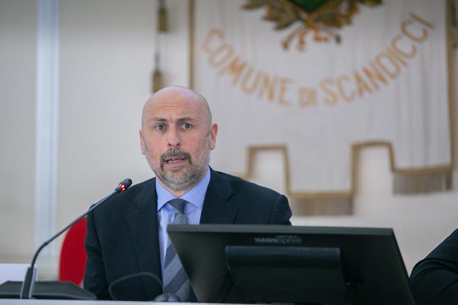 Fallani a muso duro: «La sinistra pontifica dal colle e non ascolta»