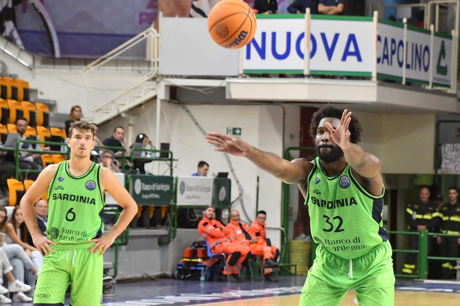 Champions league, la Dinamo perde in casa con Malaga nella gara d’esordio