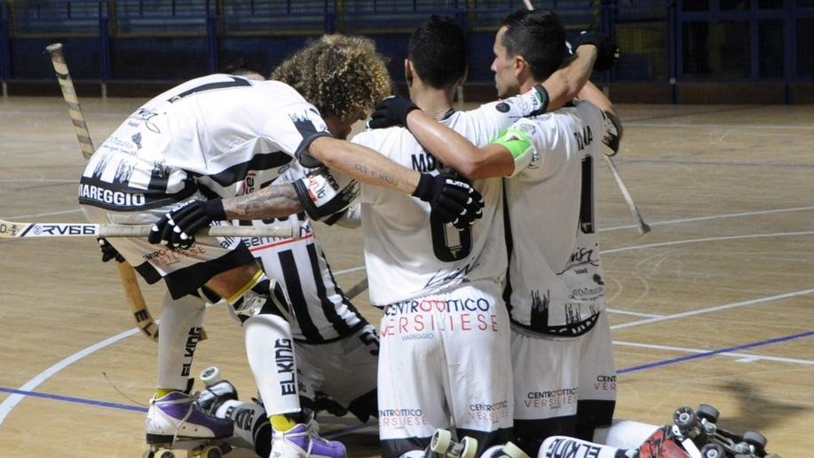 I bianconeri esultano dopo un gol (foto d’archivio)