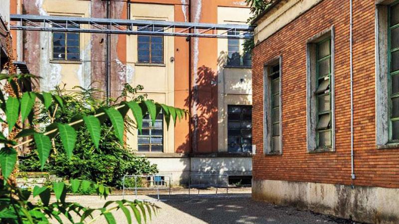 
	Nella foto, un particolare degli spazi esterni della Manifattura

