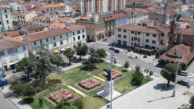 Nella foto di Sestini una veduta di Empoli da piazza della Vittoria