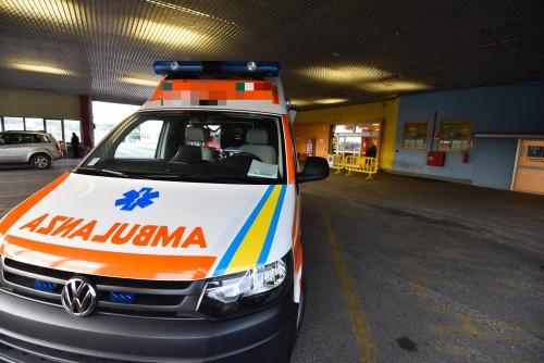 Malore durante il mercato, 30enne grave