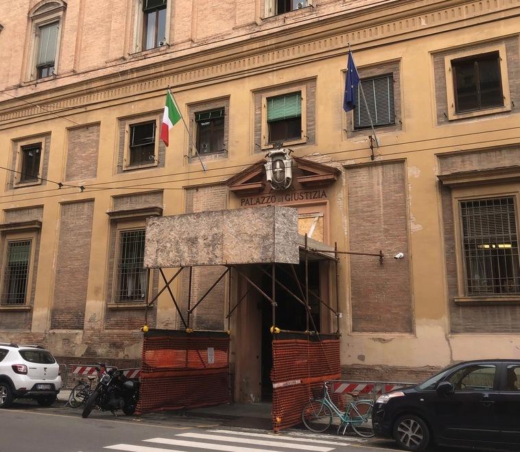 Sassuolo. L’adozione diventa un incubo E i genitori rischiano il carcere 