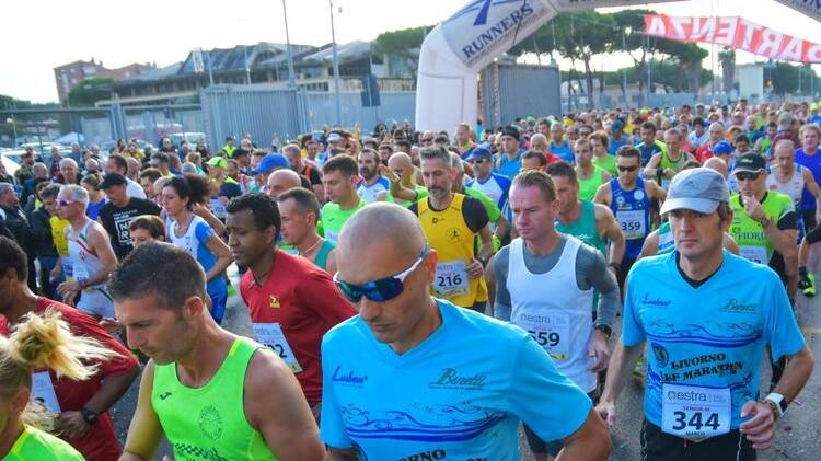 Livorno, ecco la Half Marathon: tutti di corsa per godersi la città