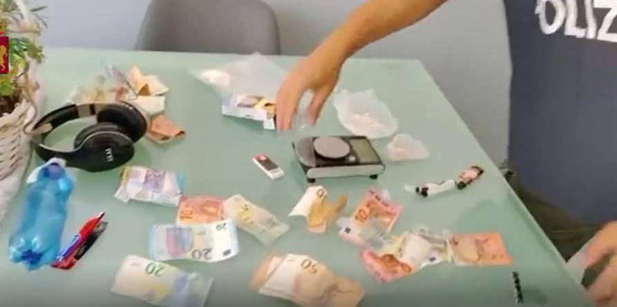 Casa dello spaccio scoperta a Cagliari: 2 arresti