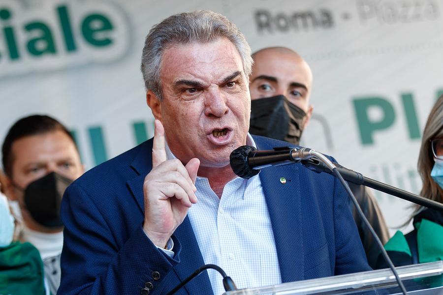 Il segretario Cisl Sbarra: «Fermiamo il capolarato digitale»