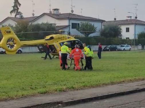 Sassuolo Travolta da un’auto in via Palestro Una 50enne è grave al Maggiore 
