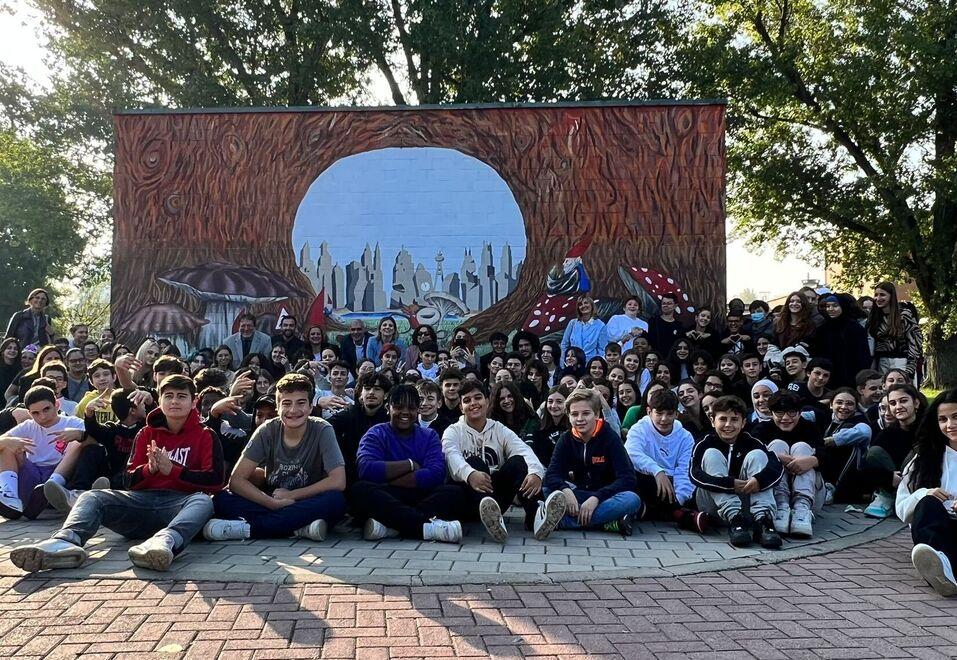 Modena. Scuole Ferraris: nel cortile si inaugura un murales 
