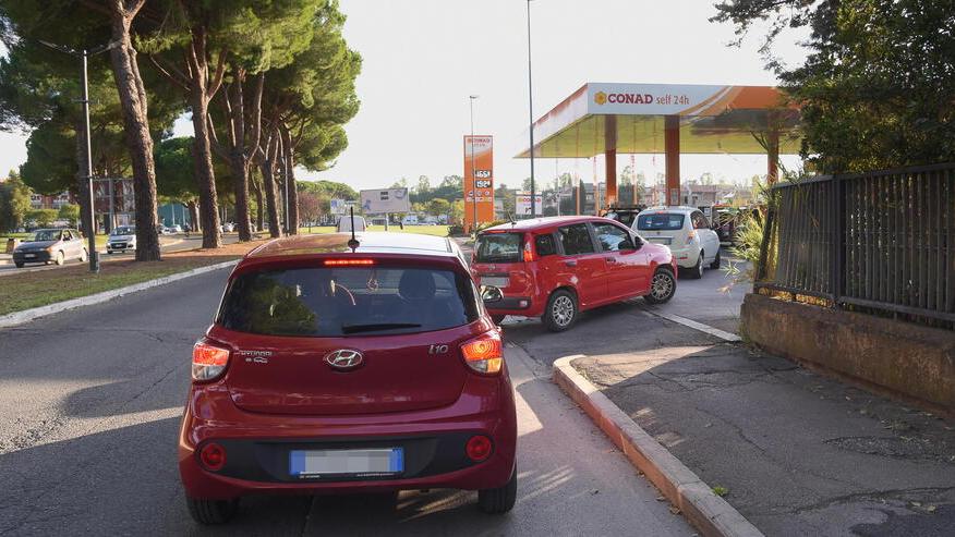 Caro carburante, arriva l’aumento anche a Grosseto. La mappa dei prezzi
