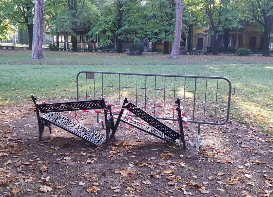 Pineta deturpata di nuovo dai vandali, caccia ai responsabili con le telecamere