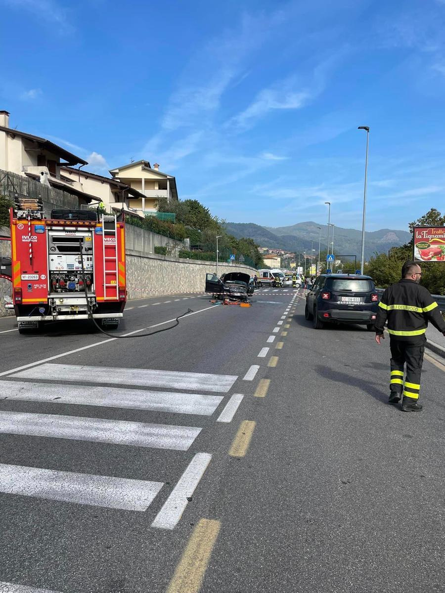 La strada regionale 325 chiusa a causa di uno scontro frontale - Il Tirreno