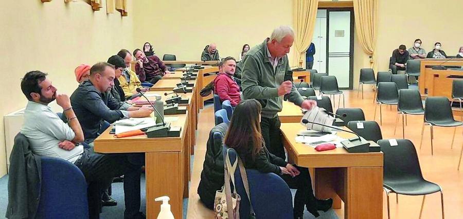 Silk Faw. «L’azienda deve pagare prima i dipendenti e i fornitori»