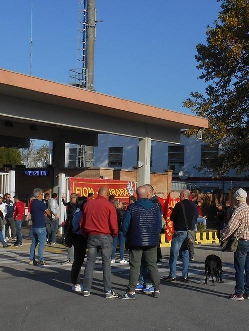 Ferrara, i metalmeccanici si sono fermati per lavoro e salario 