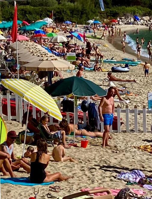 Primi di ottobre come in estate; le spiagge invase dai turisti 