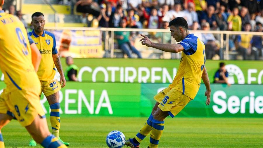 La Spal comincia bene ma il Frosinone si prende tutta la posta (2-0)
