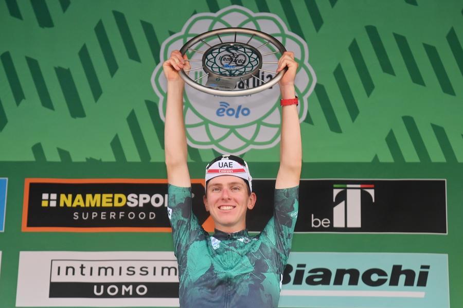 Pogacar re del Lombardia, ma il pubblico acclama l’ultima gara dello Squalo Nibali