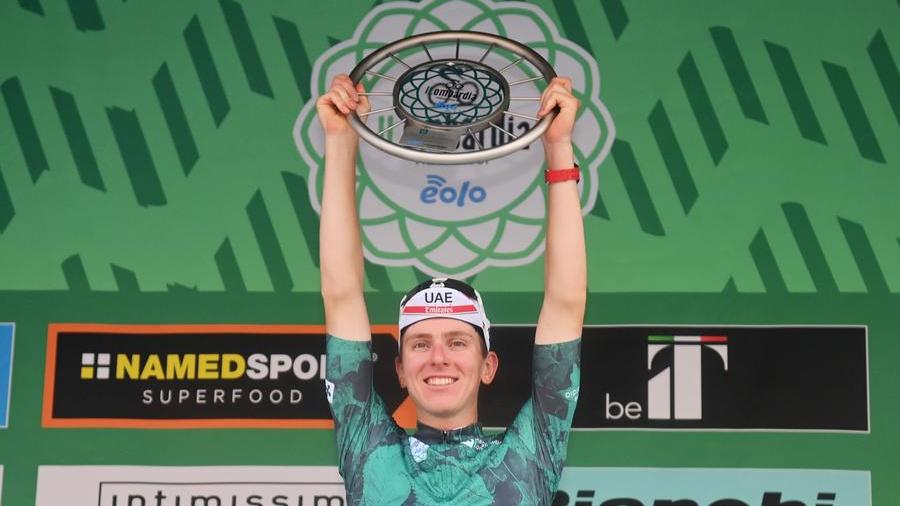 Pogacar re del Lombardia, ma il pubblico acclama l’ultima gara dello Squalo Nibali