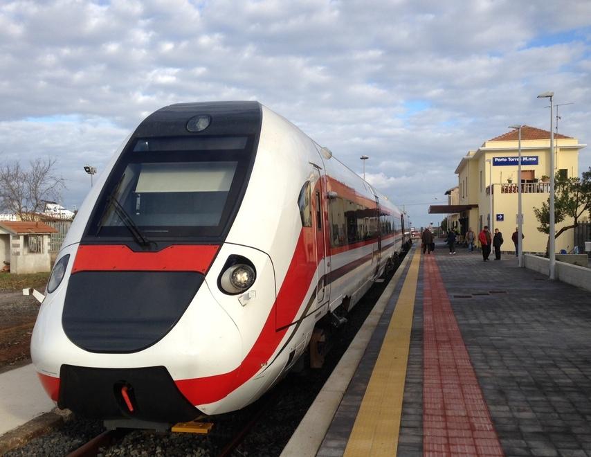 In Sardegna treni fermi a cinquant’anni fa: «Nord e sud vanno a due velocità» 