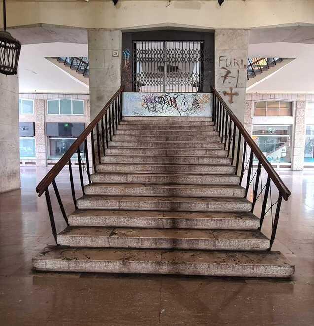 Commercio, il centro di Livorno sopravvive tra fondi vuoti e “tesori” deserti 