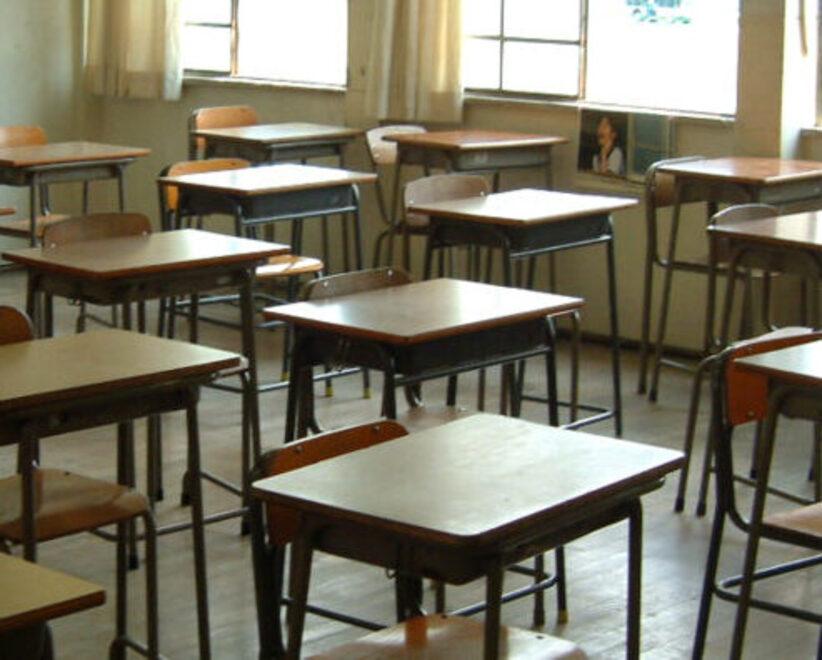 Maestra schiaffeggia un alunno: ora è a casa in “malattia”. Il caso in Valdera