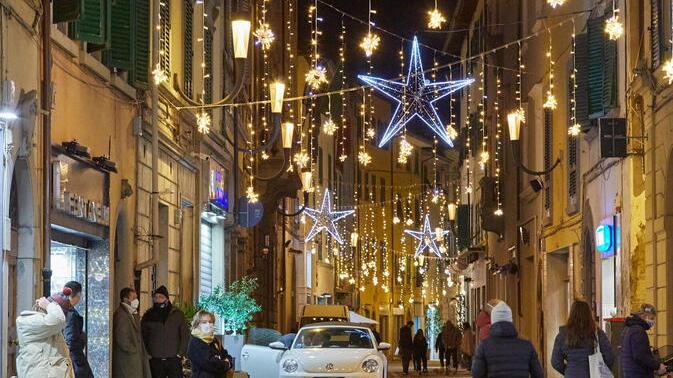 Luminarie a led e accese meno ore: a Empoli il Natale fa i conti con il caro bollette
