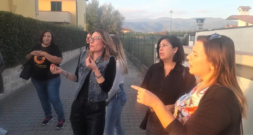 «Bus strapieni e in ritardo per i nostri figli»: rivolta delle mamme di Badia a Pacciana 