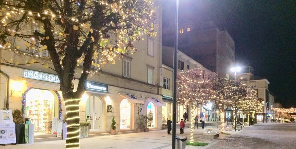 Cecina, sarà un Natale più equilibrato per risparmiare sulle luci 