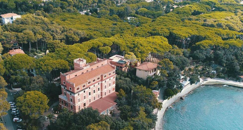 Castiglioncello, il turismo punta al top tra hotel passati di mano e altri sul mercato 