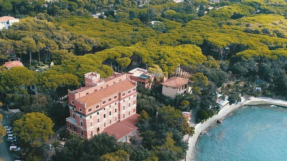 Castiglioncello, il turismo punta al top tra hotel passati di mano e altri sul mercato