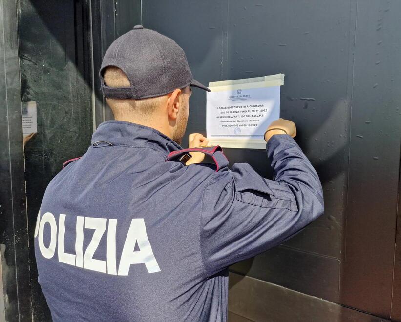 Droga servita ai cinesi irregolari  Locale chiuso per quaranta giorni