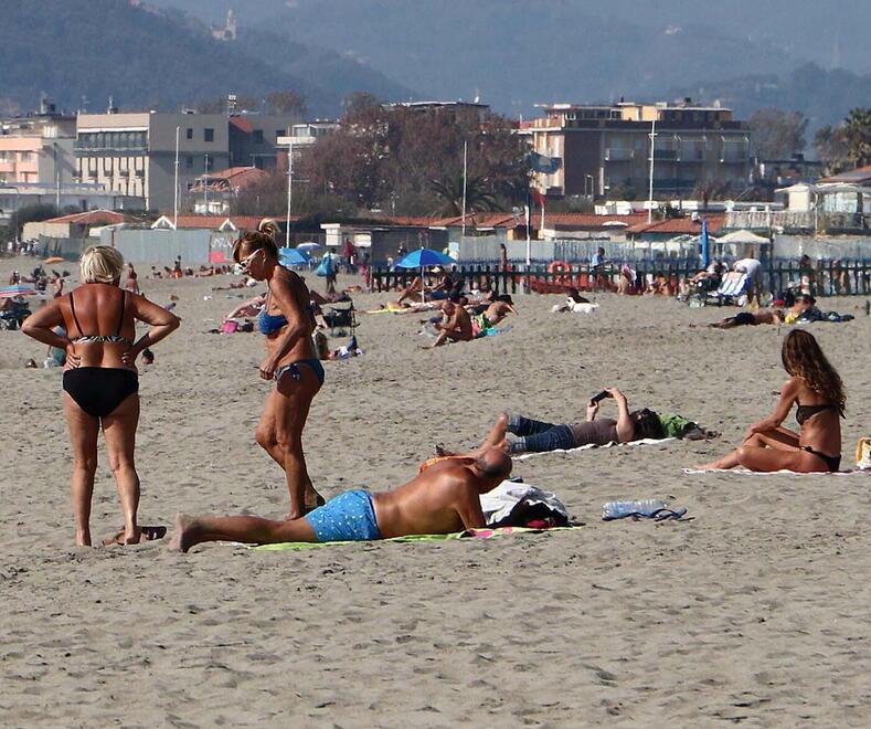 Il mare d’inverno è un successo I balneari: apriamo fino novembre