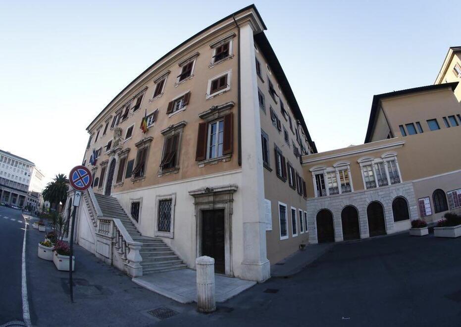 «Poca attenzione alla sicurezza sul lavoro». Al Comune di Livorno scatta l’agitazione