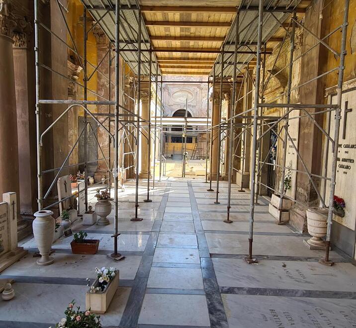 Crolla una cappella del cimitero della Misericordia: «Ma ora via al cantiere col bonus» 