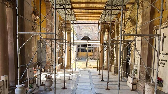 Crolla una cappella del cimitero della Misericordia: «Ma ora via al cantiere col bonus»