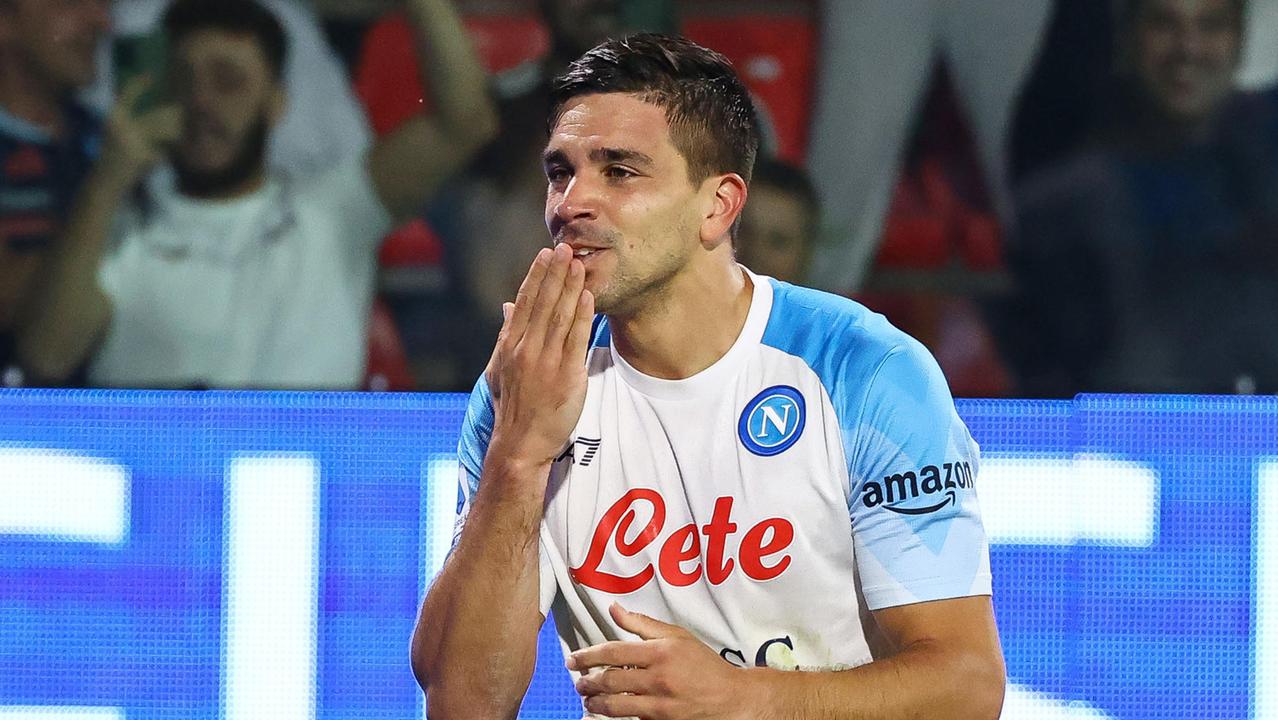 Ridi da lassù, Diego: questo Napoli imbattibile ha la tua anima, otto vittorie consecutive