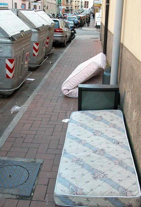 «Non basta curare piazza Bovio» 