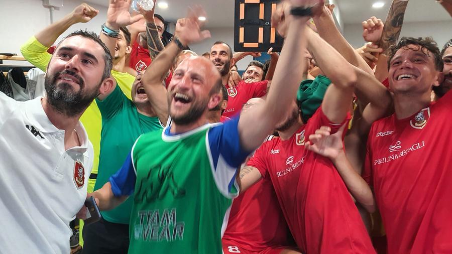 
	L&rsquo;esultanza biancorossa negli spogliatoi dopo la vittoria

