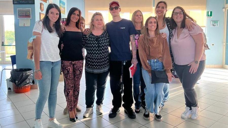Blanco in visita dai pazienti oncologici a Pisa dopo l’asta nel nome della giovane Mari