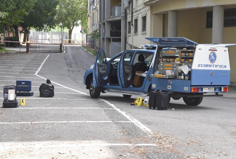 Ucciso con una coltellata alla gola al Careggi, ipotesi regolamento di conti per la droga