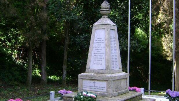 Il cippo dell’eccidio alla Bucaccia luogo del dolore e della memoria della strage del 29 giugno 1944