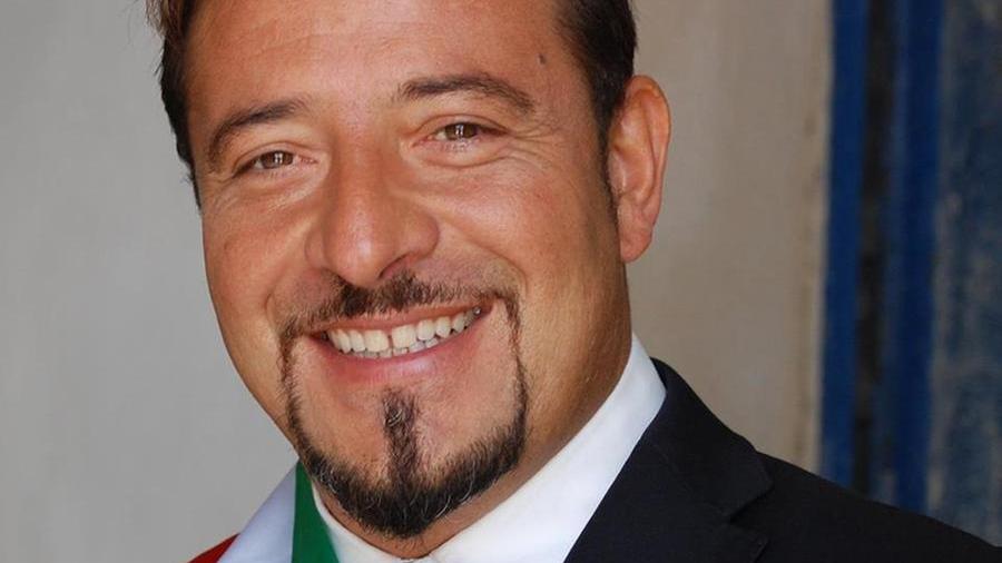 Villasimius, il sindaco e 7 consiglieri comunali si dimettono