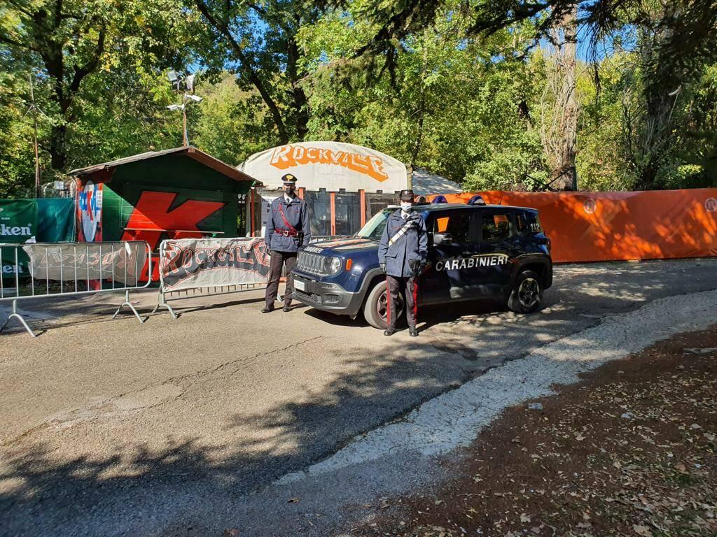 Sassata in testa fuori dal Rockville,grave giovane di Modena. Si cercano i colpevoli nei filmati 