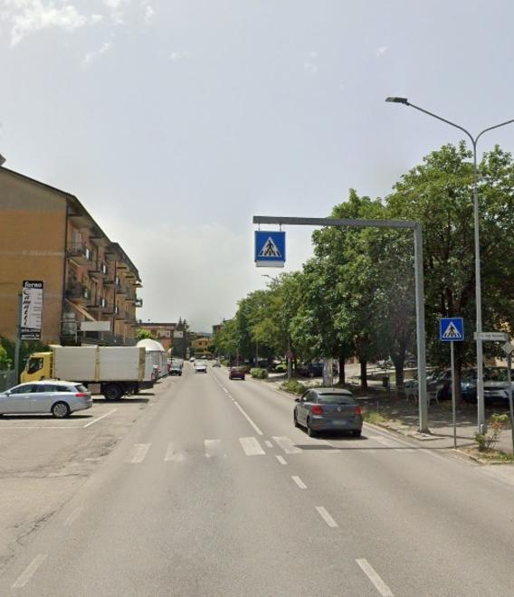 Pavullo. Travolto da un camion sulle strisce: 84enne gravissimo a Baggiovara 