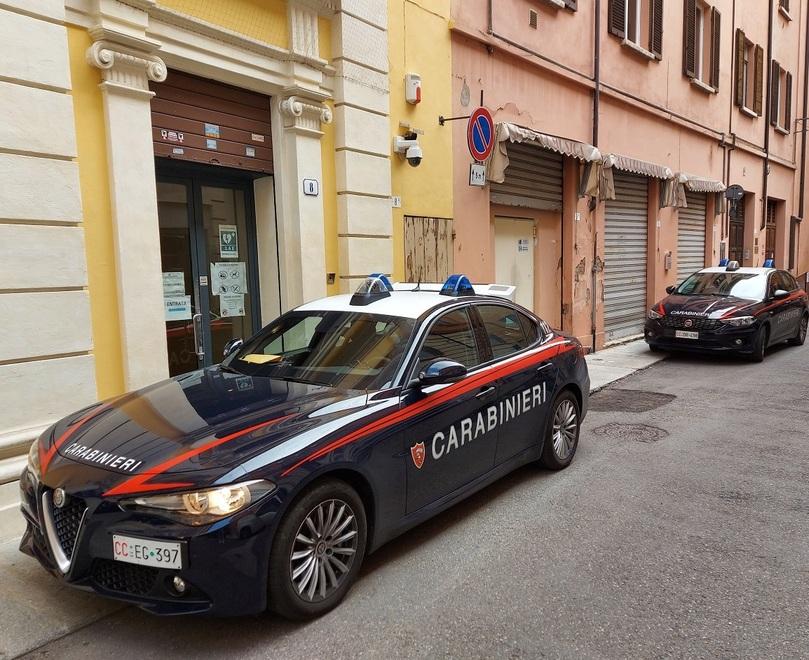 Castelfranco. Avances alla donna sbagliata: il 36enne è pestato a sangue. Tre in manette