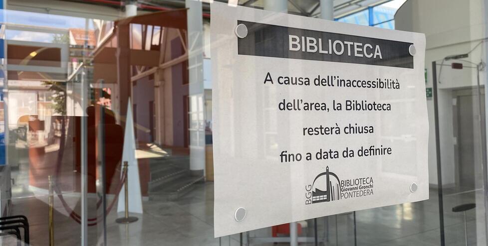 Pontedera, riapre la biblioteca Gronchi grazie ai corridoi “speciali” noleggiati dal Comune