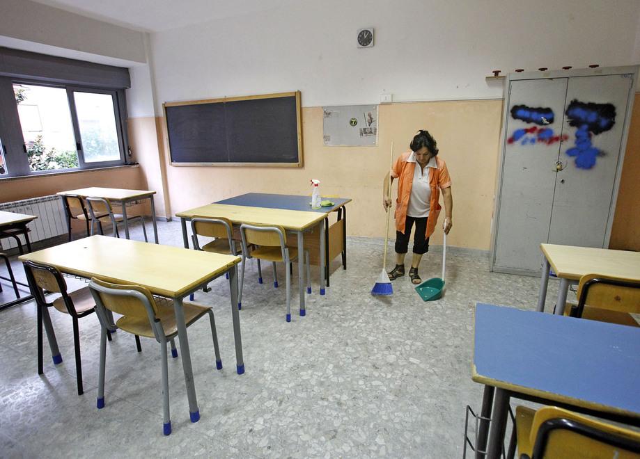 Scuola, è allarme personale in provincia di Lucca. Mancano 250 collaboratori 
