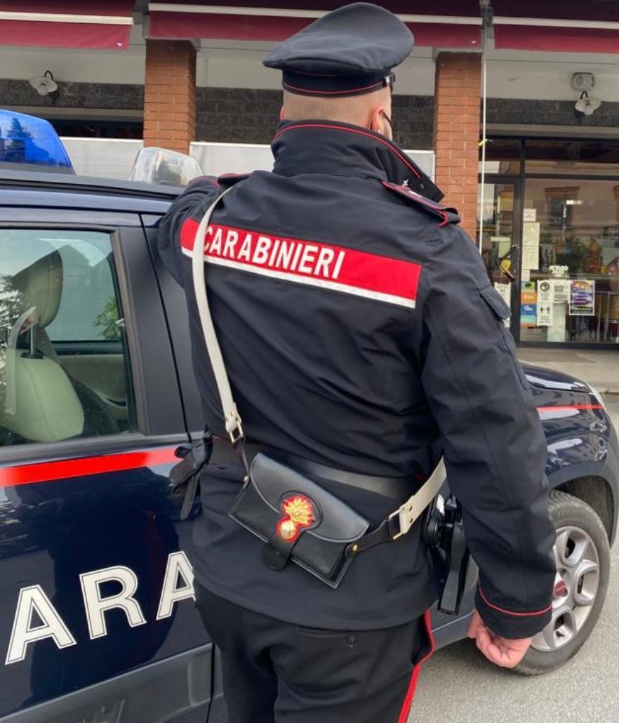Evade per due volte dai domiciliari: arrestato