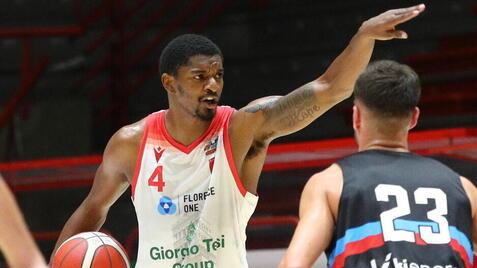 Braxton
Huggins
in azione
(foto Nucci)
