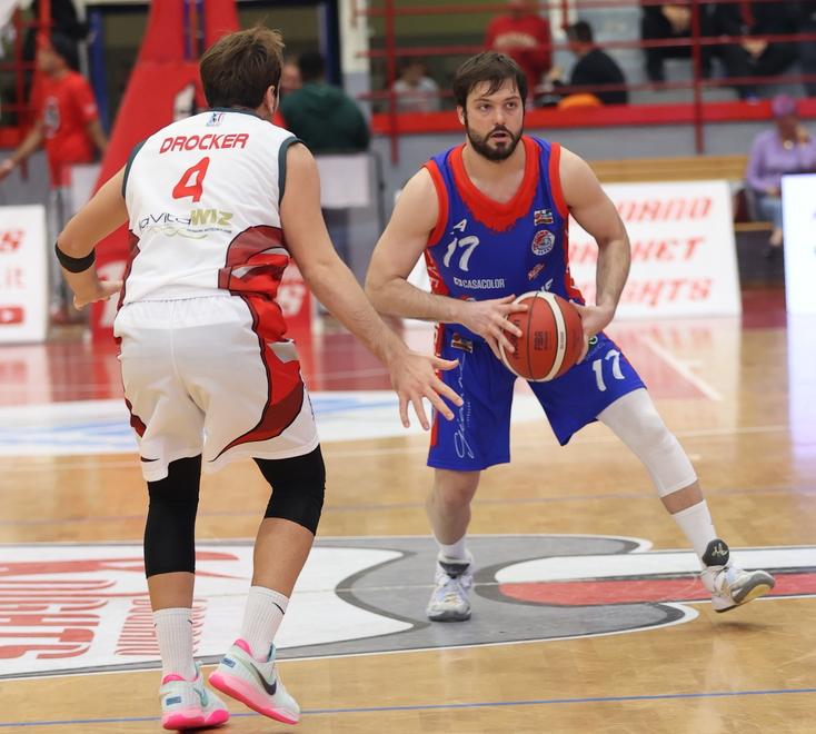 In azione il regista degli Herons Marco Giancarli, autore di 17 punti nella partita persa di misura a Legnano
