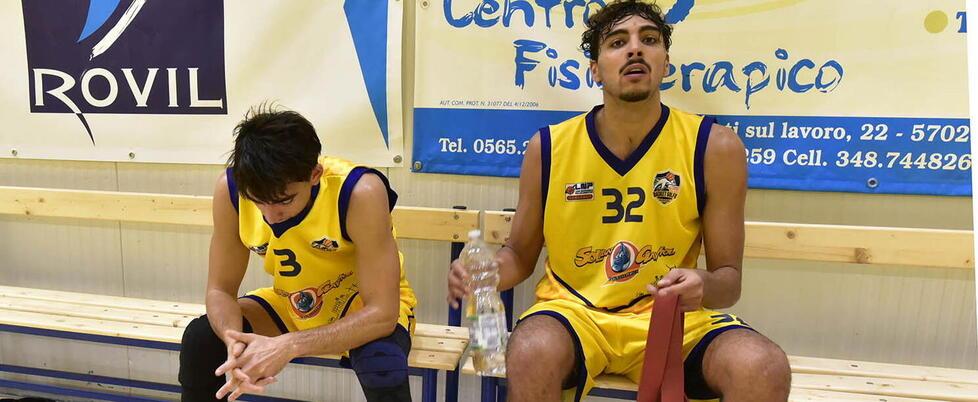 Nella foto Pedroni e Tiberti durante un timeout (foto di Paolo Barlettani)